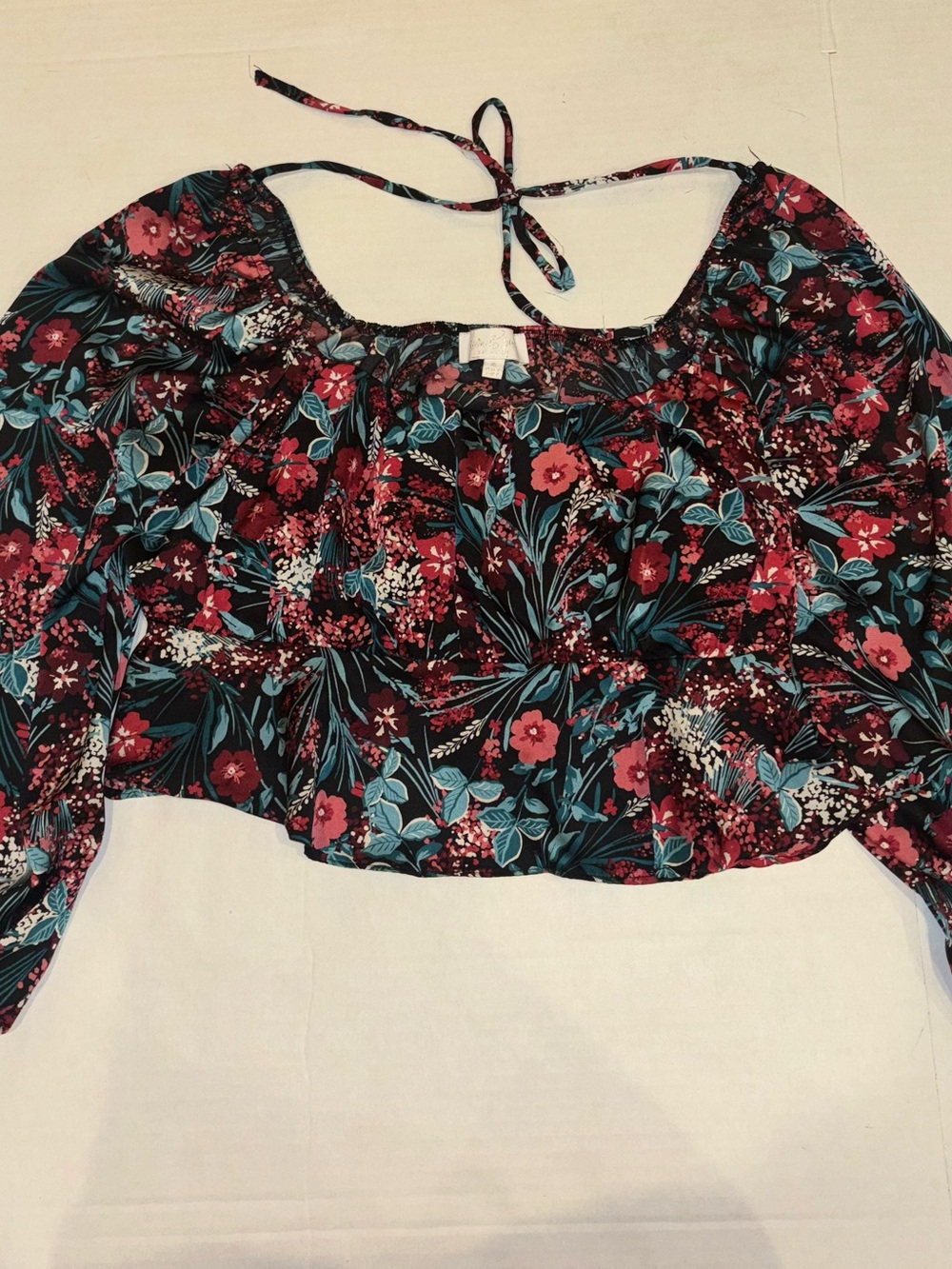 Crochet-Back Floral Off-Shoulder Crop Top in Burgundy